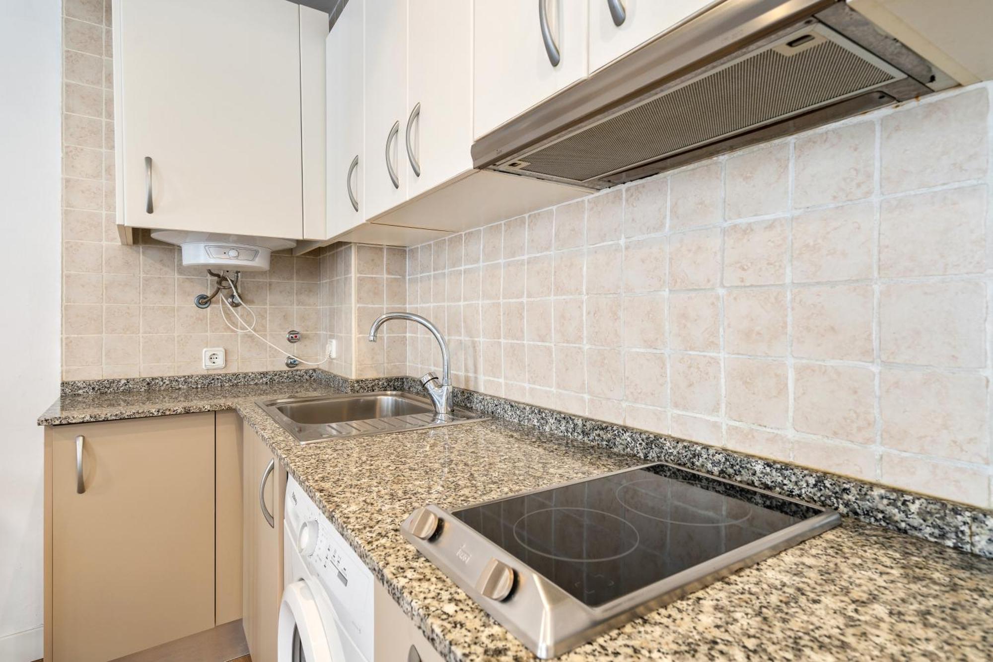 Lodging Apartments Liceu G2 Barcelona Exterior photo